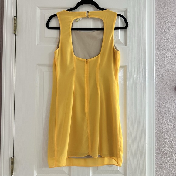 Gianni Bini Mustard Yellow Sleeveless White Embroidered Sheath Short Dress Small - Picture 5 of 6